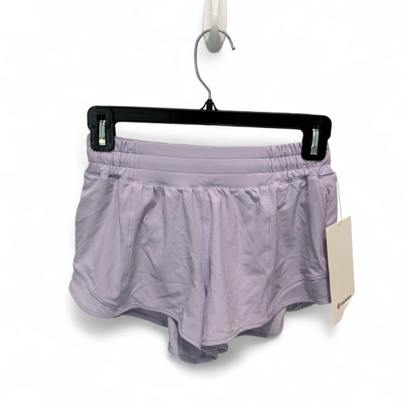 lululemon athletica Pants - Lululemon Hotty Hot Low Rise Short 2.5” *Lined
